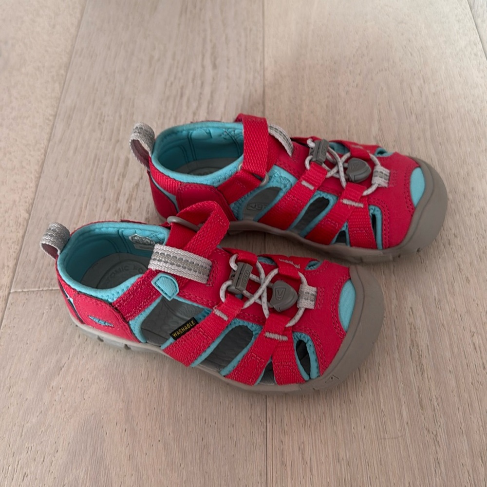Keen Newport H2 Toddler sandals size 10 - NEW W/O BOX